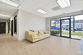 2748-2758 Bingle Rd, Houston, TX for lease Interior Photo- Image 2 of 13