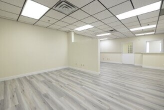 1681 E Flamingo Rd, Las Vegas, NV for lease Interior Photo- Image 2 of 10