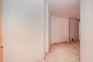 Plus de détails pour Multi-résidentiel à vendre