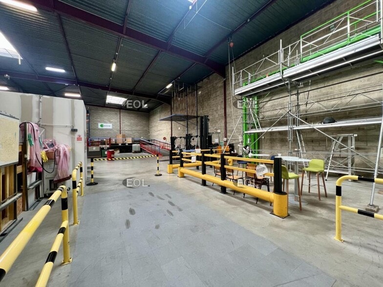 Industrial in Saint-Denis for lease - Interior Photo - Image 2 of 4