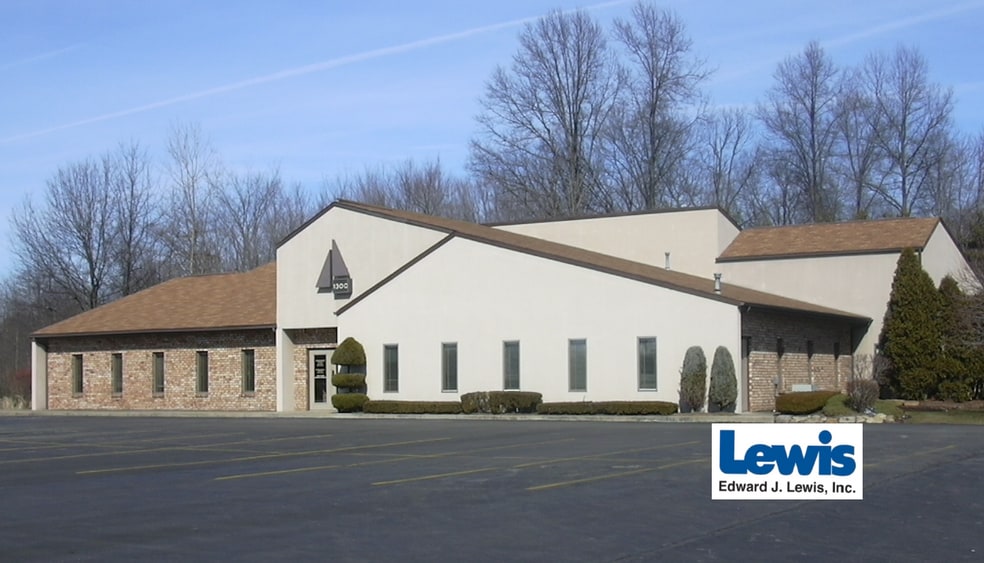 1300 Boardman Canfield Rd, Boardman, OH for lease - Building Photo - Image 1 of 8