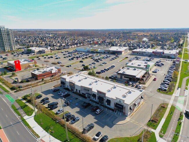 Plus de détails pour 927 Southdale W rd, London, ON - Commerce de détail à louer