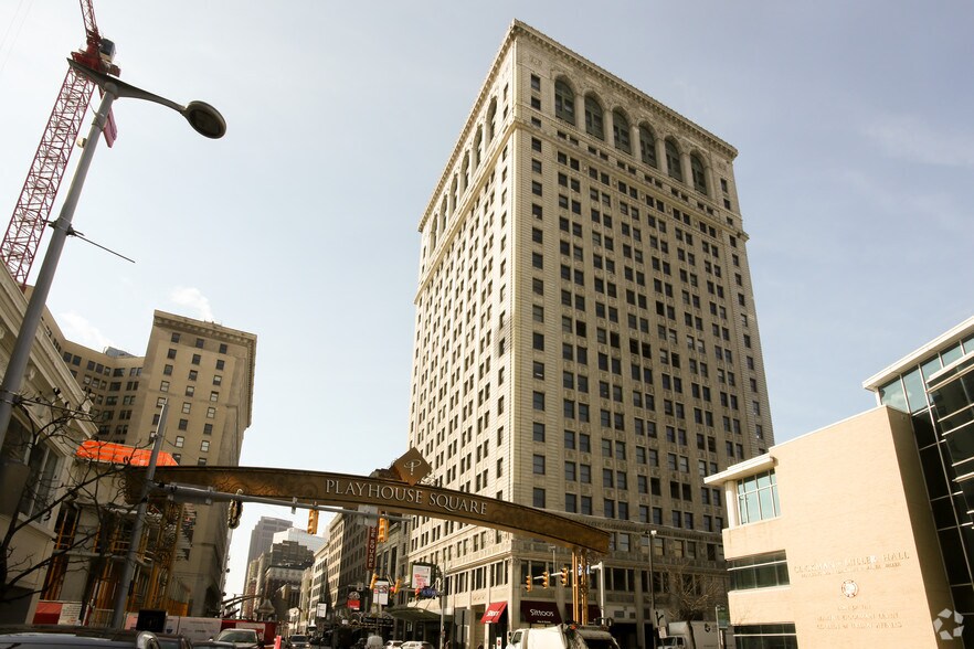 1621 Euclid Ave, Cleveland, OH à louer - Photo du bâtiment - Image 1 de 28