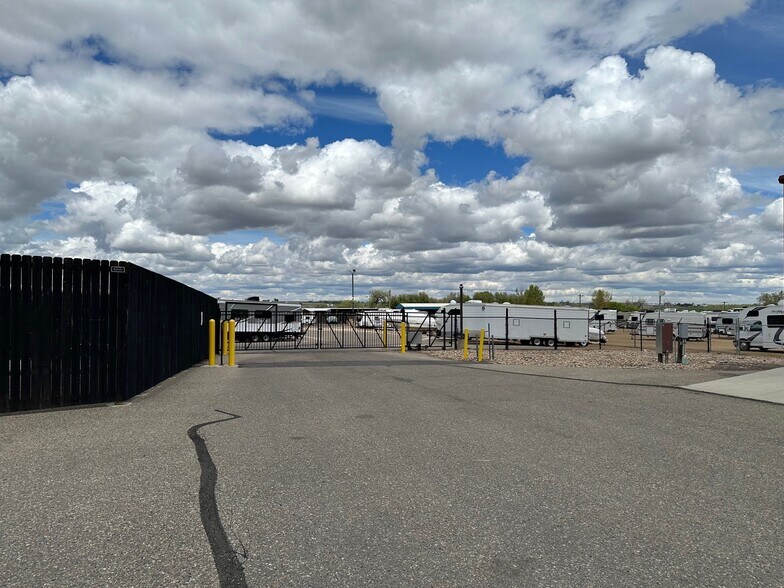 4070-4075 Camelot Cir, Longmont, CO à louer - Photo du bâtiment - Image 3 de 6