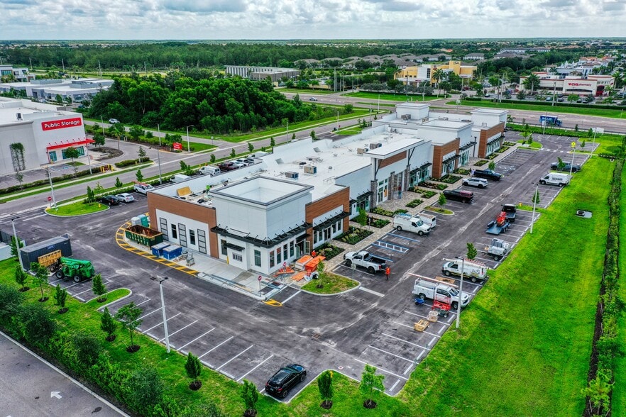 8710 Addison Place Dr, Naples, FL for lease - Building Photo - Image 2 of 11