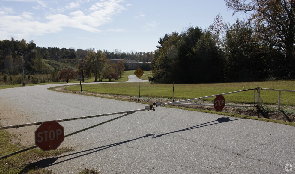 210 Henson Rd, Blacksburg, SC for lease - Building Photo - Image 2 of 2