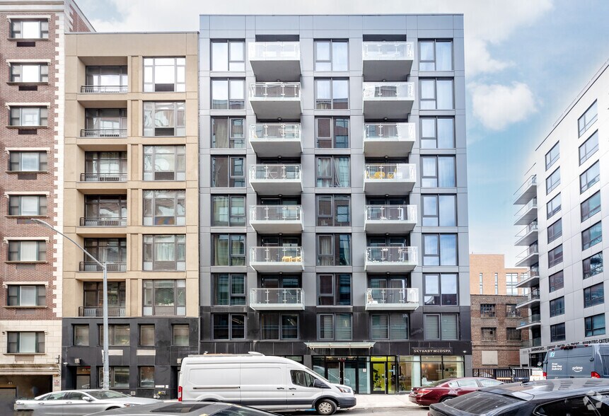 41-14 27th St, Long Island City, NY à louer - Photo du bâtiment - Image 2 de 7
