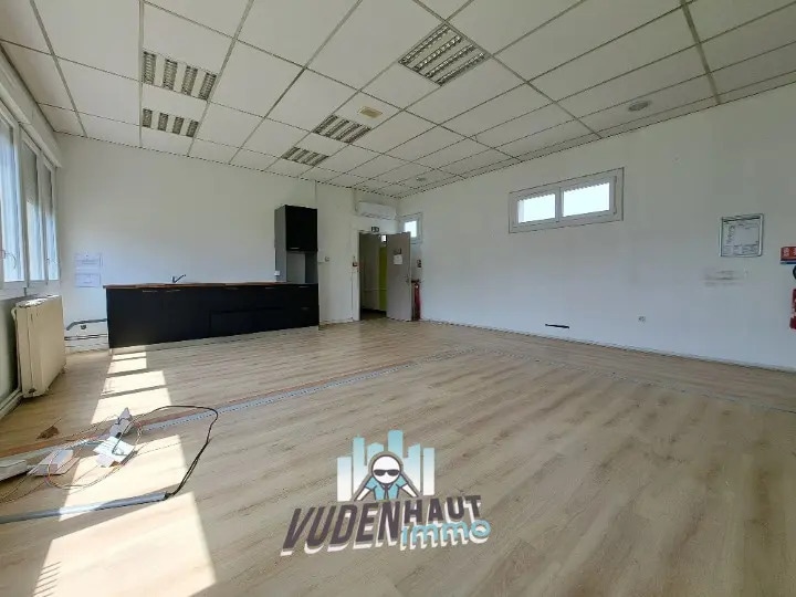 Office in Portet-sur-Garonne for lease Interior Photo- Image 1 of 13