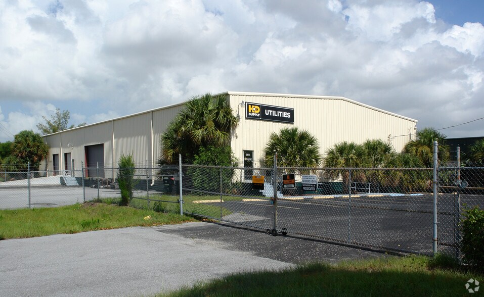 1200 W 15th St, Riviera Beach, FL à vendre - Photo du bâtiment - Image 3 de 5