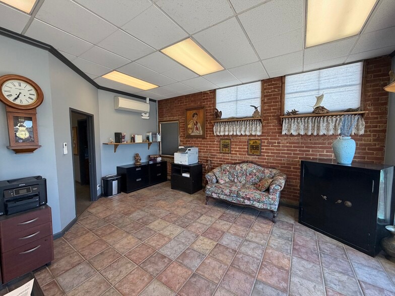 125 E Fesler St, Santa Maria, CA for sale - Building Photo - Image 3 of 35