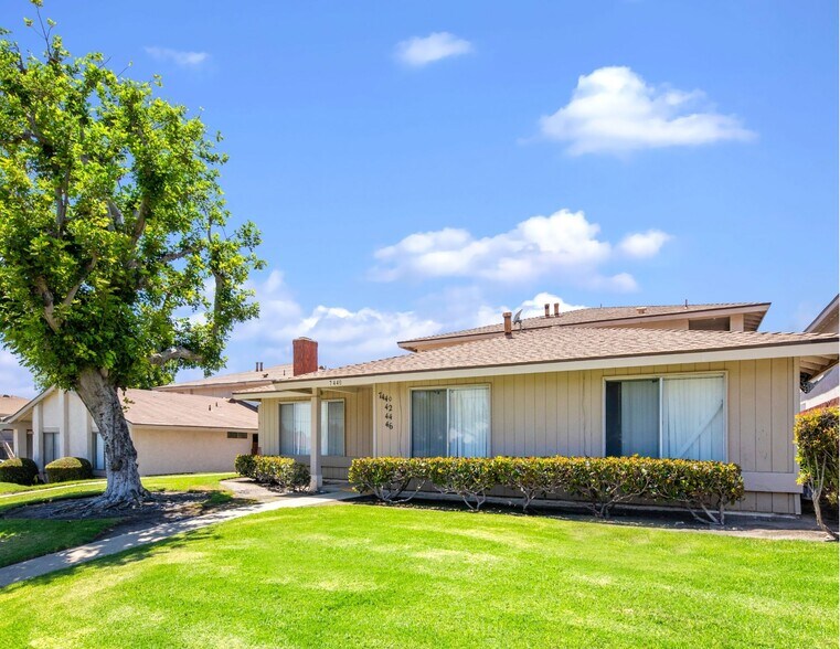 7440-7446 Carnelian St, Rancho Cucamonga, CA à vendre - Photo du bâtiment - Image 2 de 48