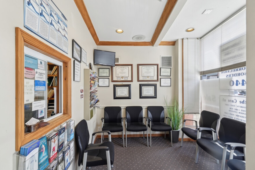 135 Mamaroneck Ave, Mamaroneck, NY à vendre - Photo intérieure - Image 3 de 14