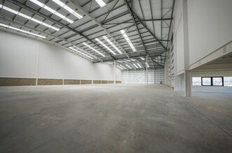Ferry Ln, Rainham for lease Interior Photo- Image 2 of 3