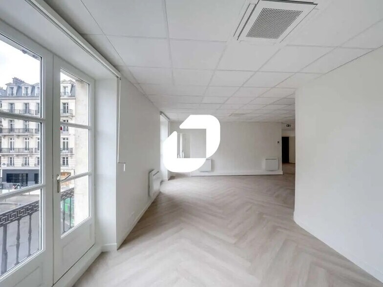 31 Place De La Madeleine, Paris à louer - Photo du bâtiment - Image 3 de 6