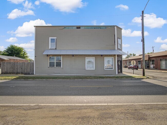 Plus de détails pour 200 N Main St, Dupo, IL - Spécialité à vendre