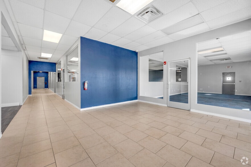 2920 Motley Dr, Mesquite, TX for lease - Interior Photo - Image 3 of 8