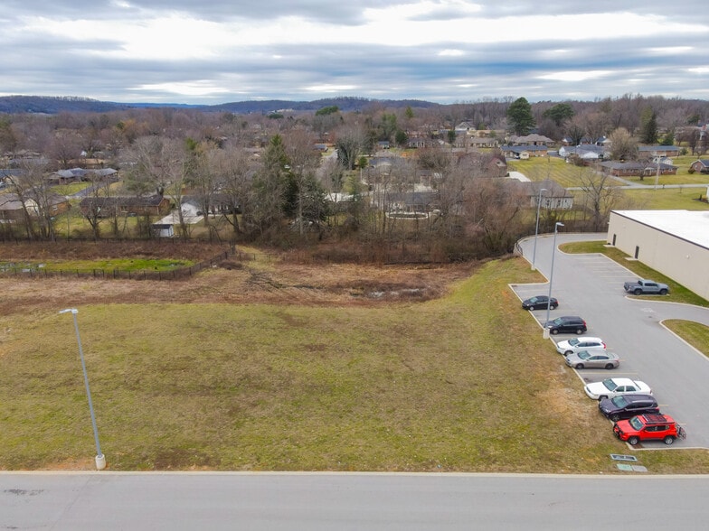 E 10TH st, Cookeville, TN à vendre - Photo du bâtiment - Image 3 de 8