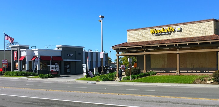 1075-1079 S Mission Rd, Fallbrook, CA for lease - Building Photo - Image 3 of 16