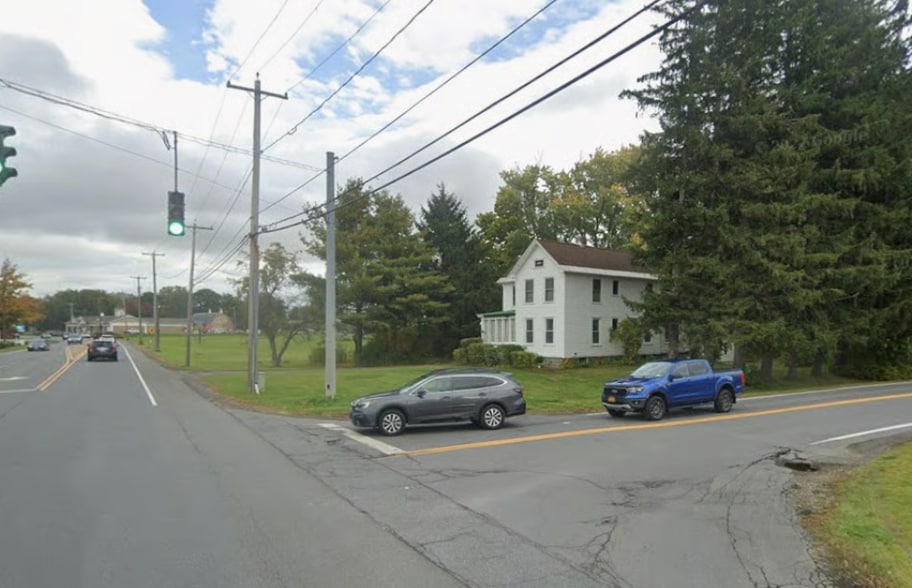 132 Saratoga Rd, Schenectady, NY for sale - Building Photo - Image 3 of 8