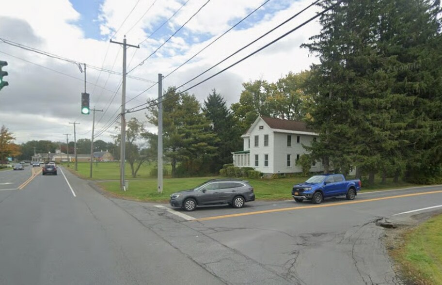 132 Saratoga Rd, Schenectady, NY à vendre - Photo du bâtiment - Image 3 de 8