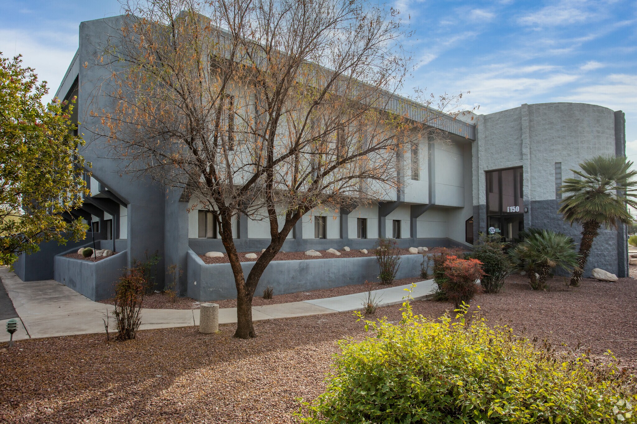 1037 S Alvernon Way, Tucson, AZ à louer Photo du bâtiment- Image 1 de 9