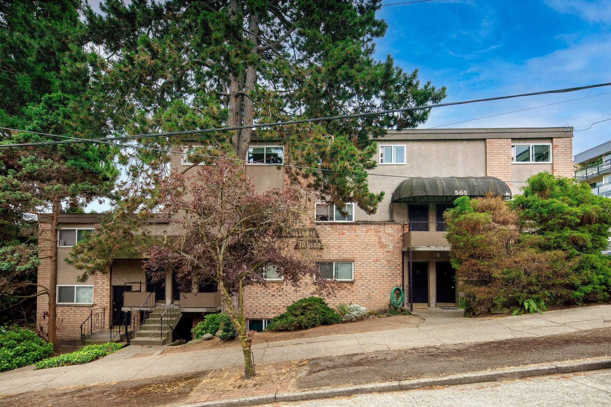 565-569 Lee St, Seattle, WA for sale Building Photo- Image 1 of 19