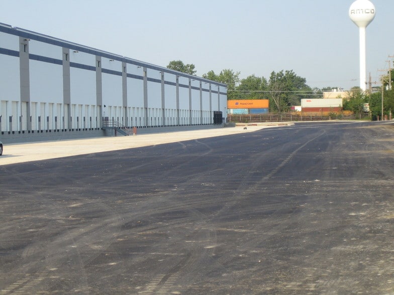 3710 River Rd, Franklin Park, IL for lease - Building Photo - Image 3 of 8