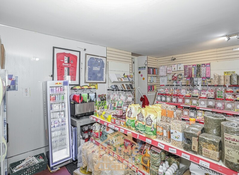 10 Main St, Dalry for sale - Interior Photo - Image 3 of 5