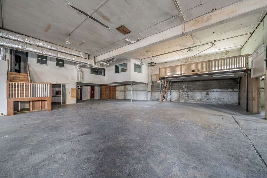 111 Madison Ave, Hempstead, NY for lease - Interior Photo - Image 2 of 16