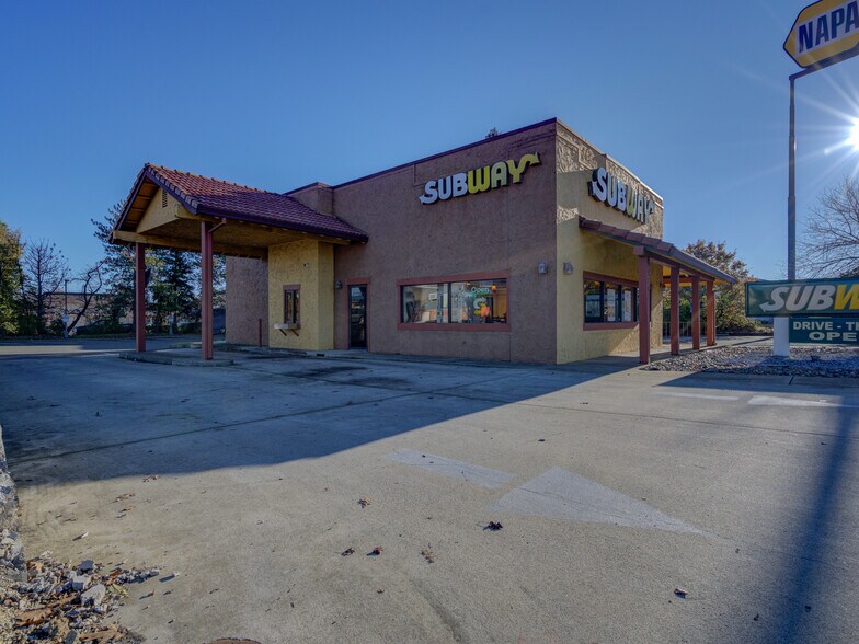 2741 McMurray Dr, Anderson, CA à vendre - Photo du bâtiment - Image 2 de 11