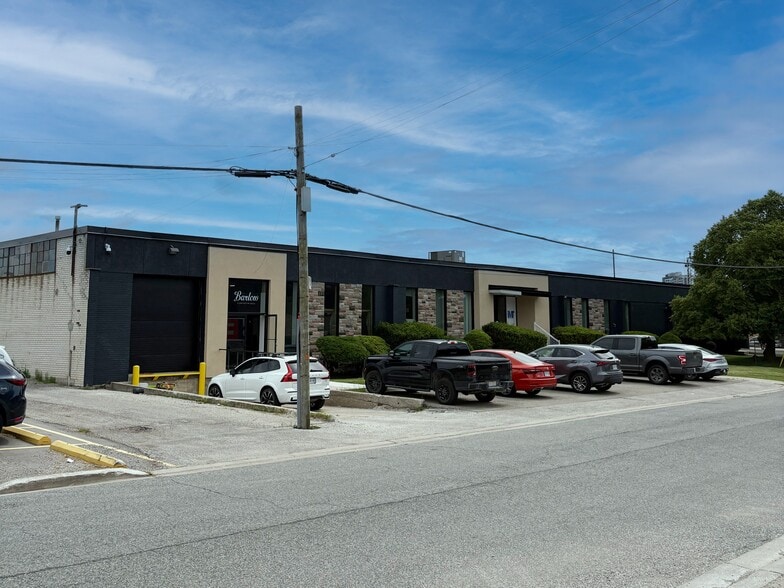 40 Penn Dr, Toronto, ON for sale - Building Photo - Image 3 of 8