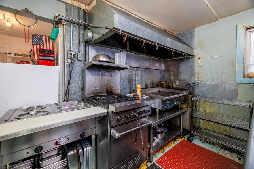 215 E State St, Morocco, IN for sale - Building Photo - Image 3 of 17