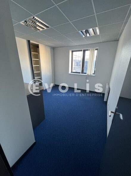 6 Rue Volta, Alfortville for lease - Interior Photo - Image 3 of 6