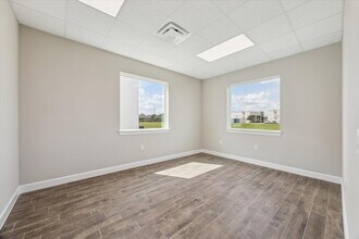 11960 Broadway St, Pearland, TX for lease Interior Photo- Image 1 of 7