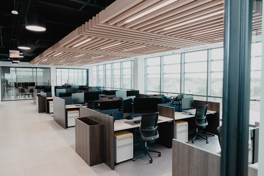 6932 Brisbane ct, Sugar Land, TX for lease - Building Photo - Image 3 of 17