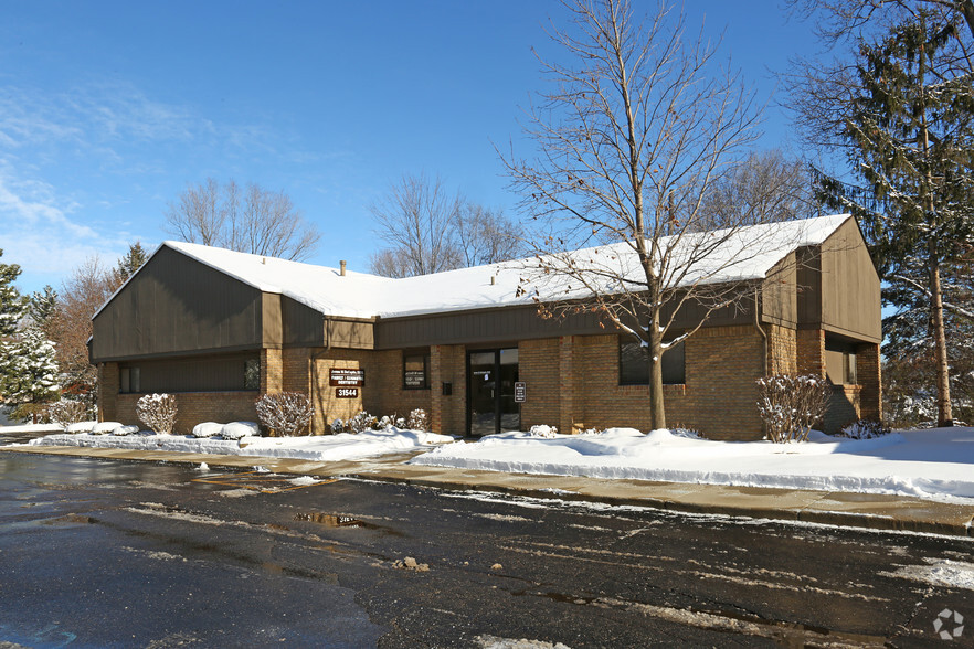 31544 Schoolcraft Rd, Livonia, MI for sale - Primary Photo - Image 1 of 1