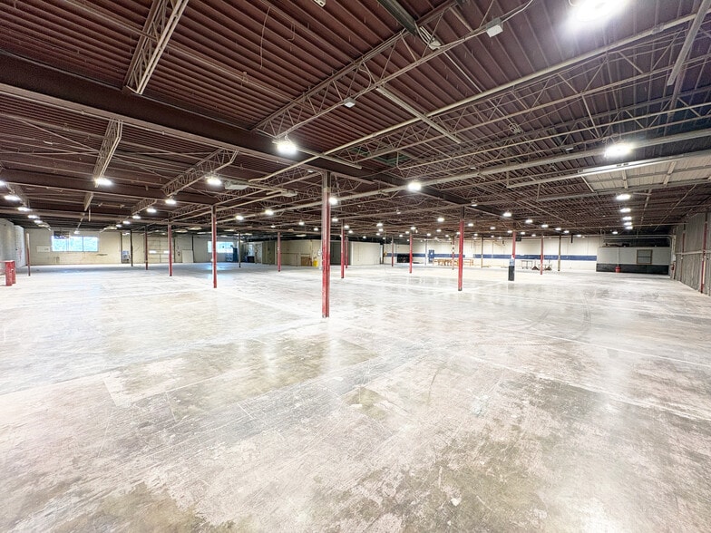 3949 NW 36th St, Oklahoma City, OK for sale - Building Photo - Image 3 of 21