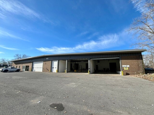 466 E Brighton Ave, Syracuse, NY à vendre - Photo du bâtiment - Image 3 de 20