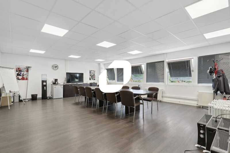 Industrial in Le Blanc-Mesnil for lease Interior Photo- Image 1 of 17