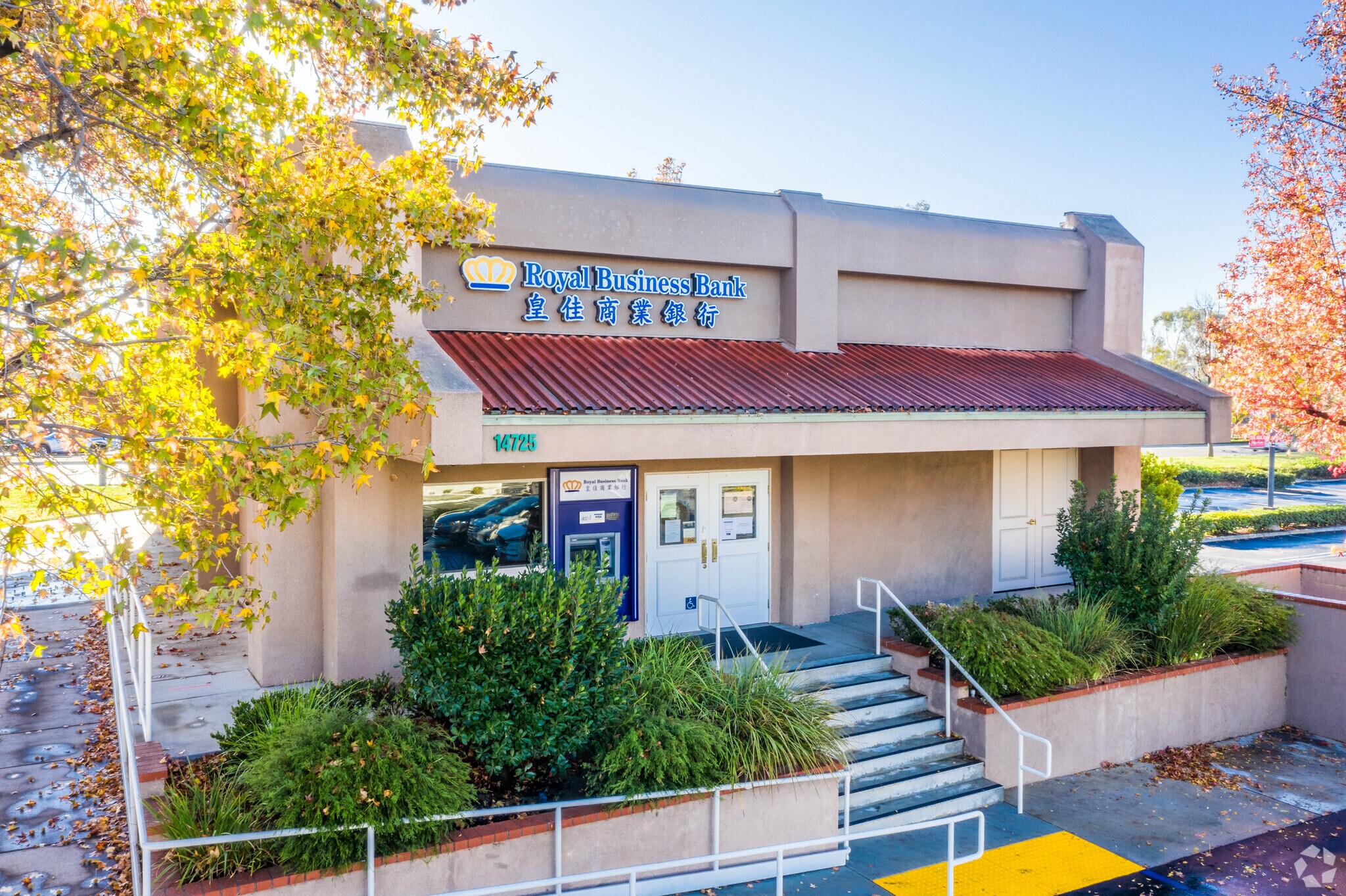 14725 Jeffrey Rd, Irvine, CA à louer Photo principale- Image 1 de 6