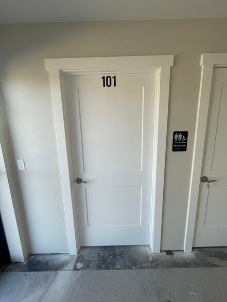 706 1st St, Cheney, WA à louer - Photo du bâtiment - Image 3 de 24