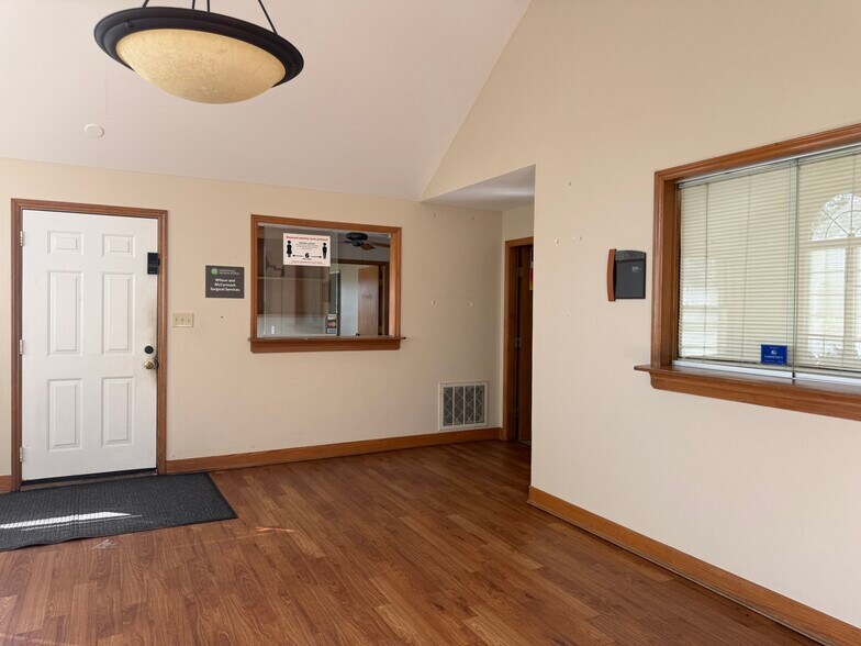 1012 Medical Ridge Rd, Clinton, SC à vendre - Photo du bâtiment - Image 3 de 15