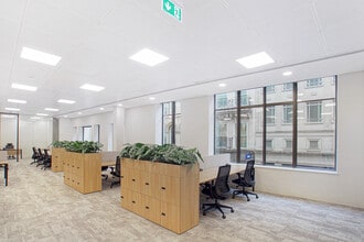 30 King St, London for lease Interior Photo- Image 2 of 3