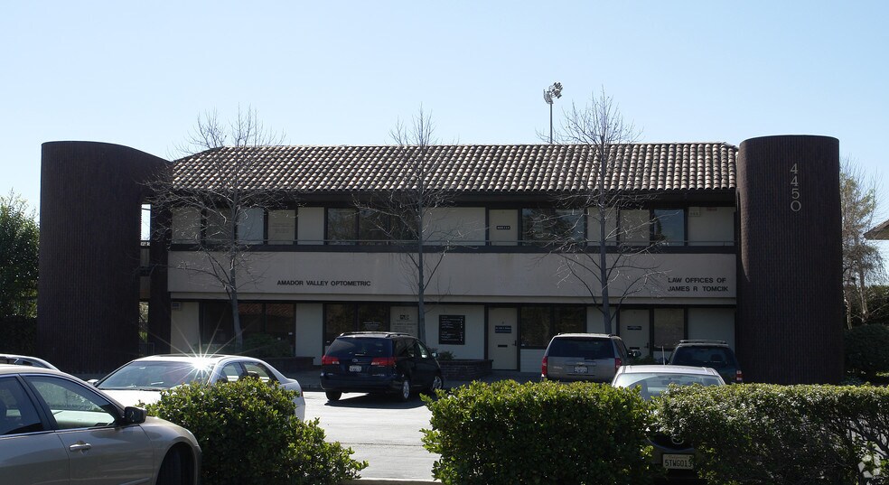 4450 Black Ave, Pleasanton, CA à louer - Photo du bâtiment - Image 1 de 4