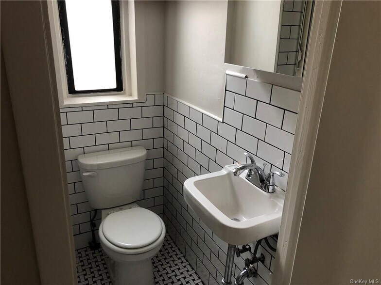 2476 Arthur Ave, Bronx, NY à vendre - Photo intérieure - Image 3 de 7