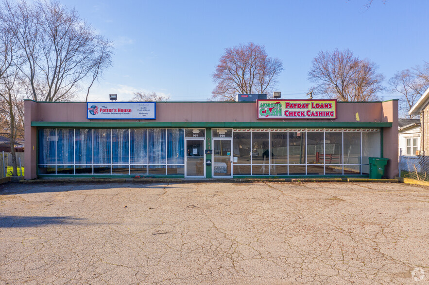 950-954 Ecorse Rd, Ypsilanti, MI for lease - Building Photo - Image 2 of 8