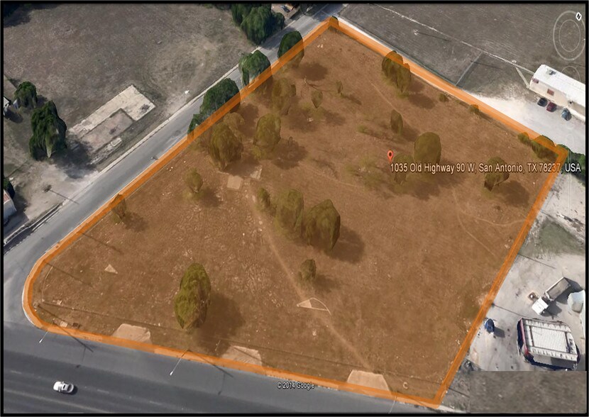 1035-1049 Old Hwy 90 W, San Antonio, TX à louer - Photo du bâtiment - Image 2 de 6