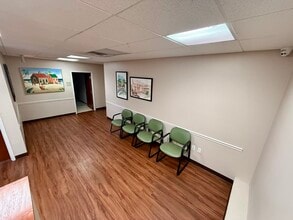370 Minorca Ave, Coral Gables, FL for lease Interior Photo- Image 1 of 5