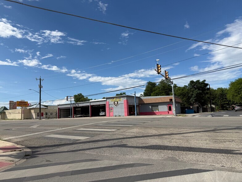 2602 Fredericksburg Rd, San Antonio, TX à louer - Photo du bâtiment - Image 3 de 11