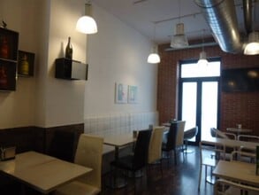 Retail in Manresa, Barcelona for lease Building Photo- Image 2 of 9